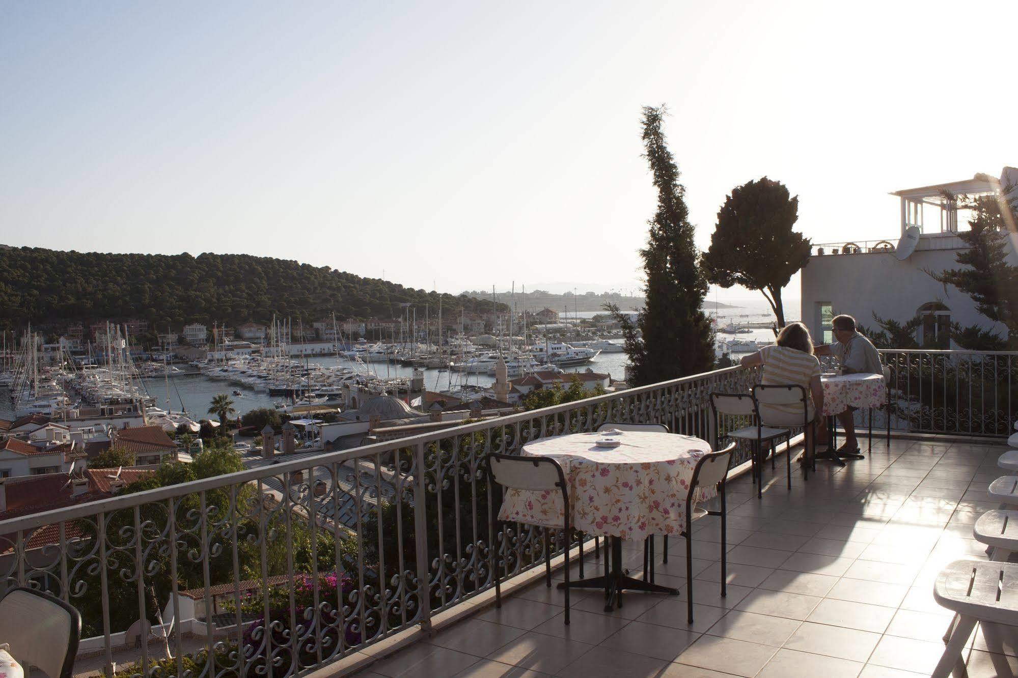 Yalcin Hotel Чешме Екстер'єр фото